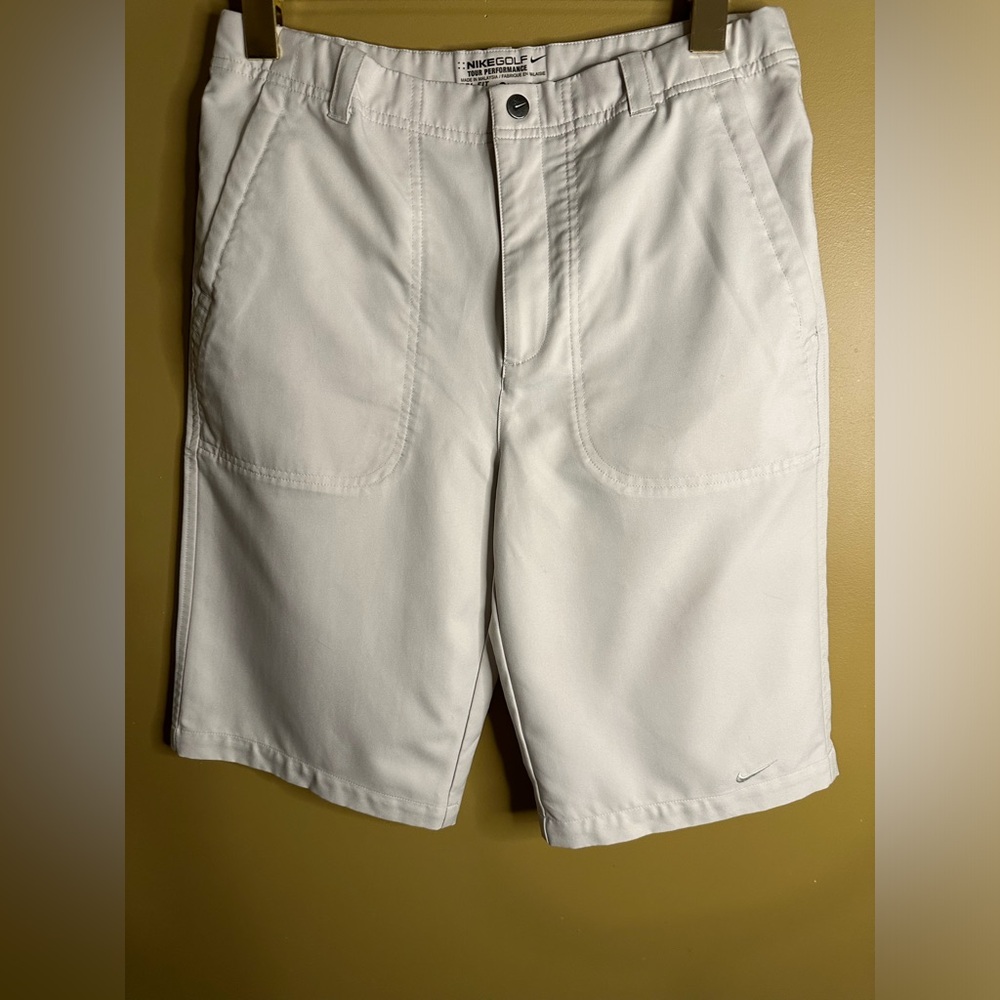 Nike Golf Mens Tour Preformance - Dri Fit Shorts. Tan / Sz XL. Good Used Cond.